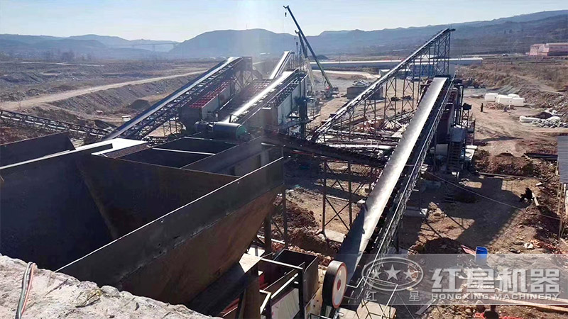 皮帶輸送機貫穿生產(chǎn)環(huán)節(jié) 皮帶輸送機貫穿生產(chǎn)環(huán)節(jié)