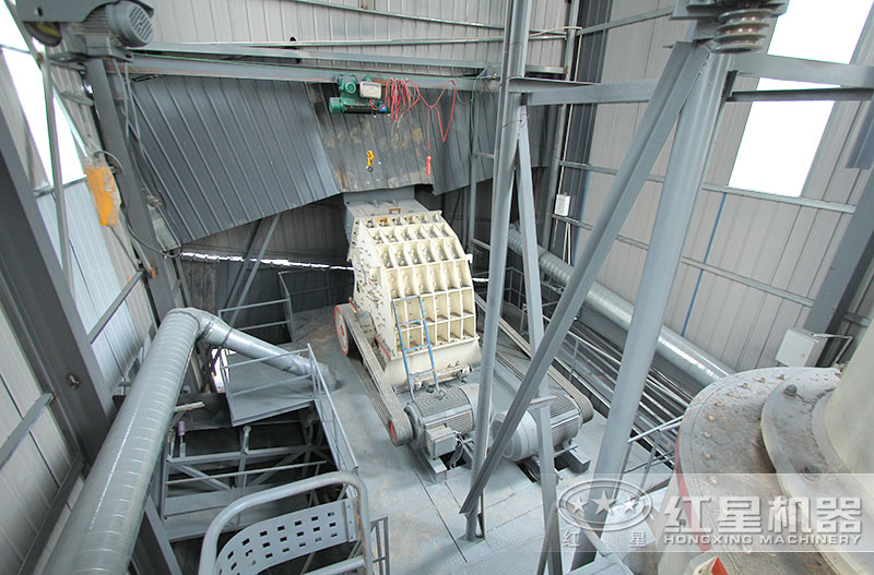 單臺(tái)錘式破碎機(jī)作業(yè)現(xiàn)場(chǎng)實(shí)拍 單臺(tái)錘式破碎機(jī)作業(yè)現(xiàn)場(chǎng)實(shí)拍