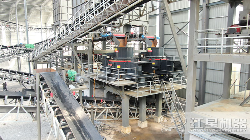 石灰石制沙設(shè)備:沖擊式制砂機(jī)實(shí)拍 石灰石制沙設(shè)備:沖擊式制砂機(jī)實(shí)拍