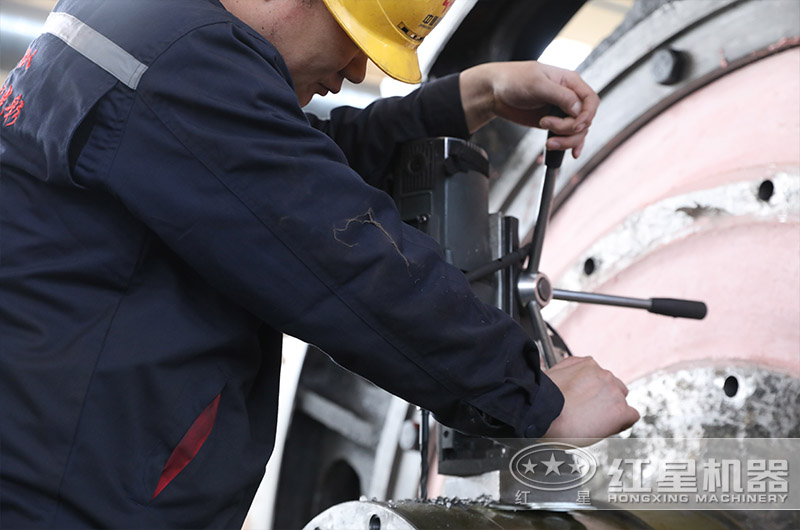 球磨機設(shè)備制造車間 球磨機設(shè)備制造車間