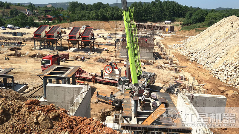 1060破碎機(jī)組成一條生產(chǎn)線現(xiàn)場搭配 1060破碎機(jī)組成一條生產(chǎn)線現(xiàn)場搭配