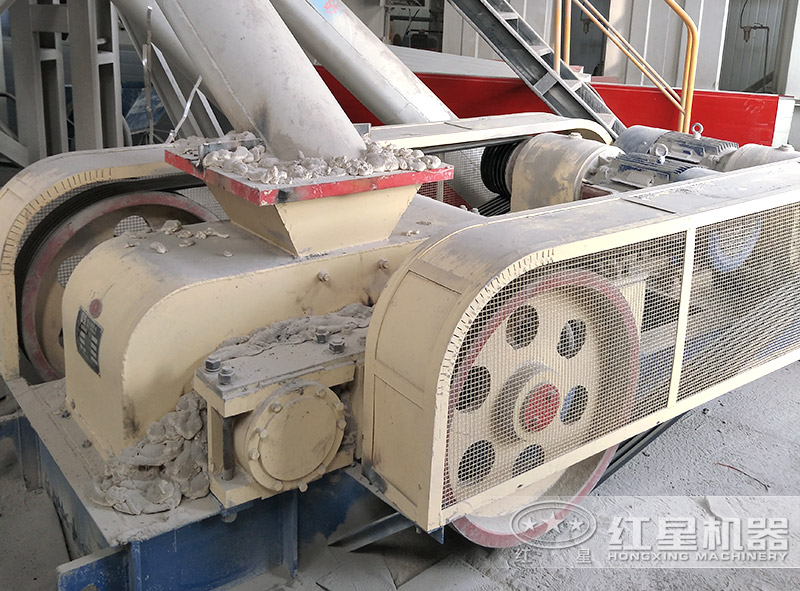 時產(chǎn)50噸對輥破碎機作業(yè)現(xiàn)場 時產(chǎn)50噸對輥破碎機作業(yè)現(xiàn)場