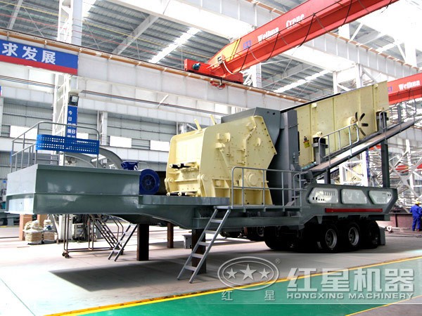 生產(chǎn)車間內(nèi)可移動破碎站成品 生產(chǎn)車間內(nèi)可移動破碎站成品