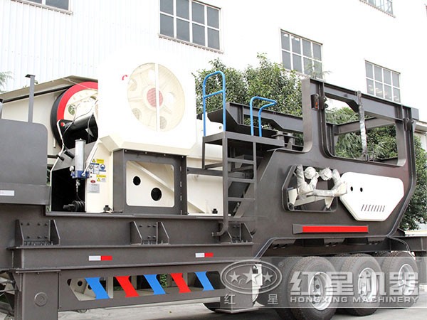 鄂式破搭載移動破 鄂式破搭載移動破