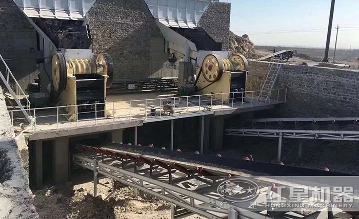 碎石生產(chǎn)線現(xiàn)場(chǎng) 碎石生產(chǎn)線現(xiàn)場(chǎng)