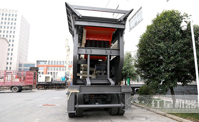 移動制砂機鵝卵石篩分裝置 移動制砂機鵝卵石篩分裝置