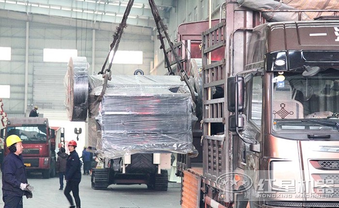 紅星顎式破碎機發(fā)貨現(xiàn)場