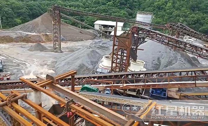 機(jī)制砂加工設(shè)備作業(yè)實拍現(xiàn)場 機(jī)制砂加工設(shè)備作業(yè)實拍現(xiàn)場