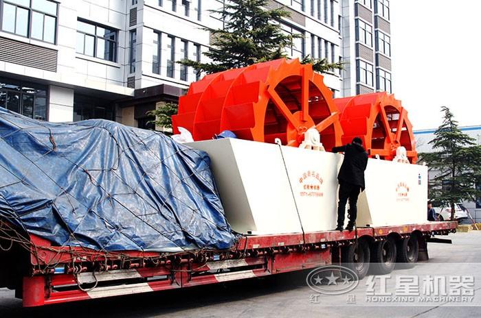 紅星洗砂機設(shè)備裝車發(fā)貨 紅星洗砂機設(shè)備裝車發(fā)貨