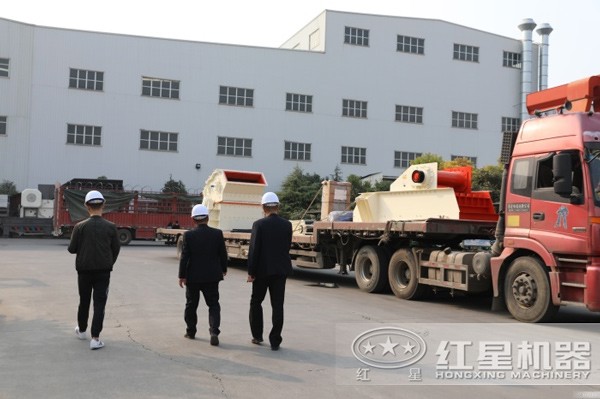 1414細碎機發(fā)貨 1414細碎機發(fā)貨