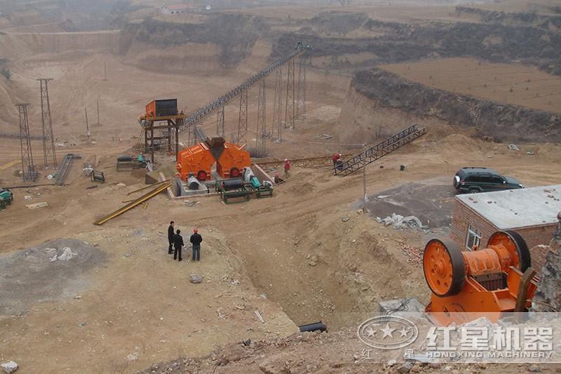 固定式磚頭粉碎機(jī)安裝現(xiàn)場 固定式磚頭粉碎機(jī)安裝現(xiàn)場