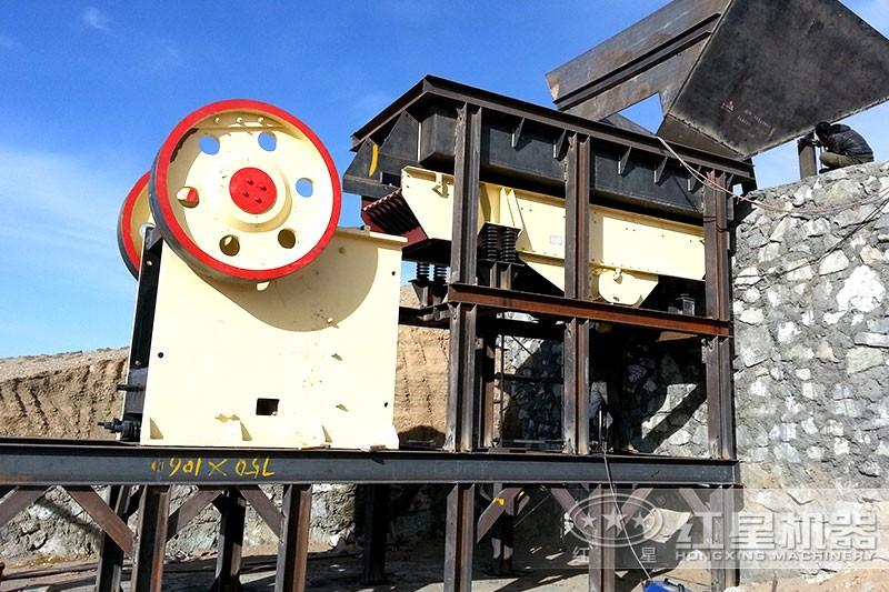 山東打石頭現(xiàn)場，配置紅星機(jī)器的打石頭機(jī)效能高