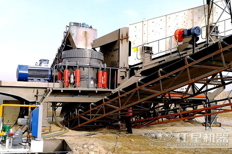 紅星安徽客戶配置可移動式打石頭機(jī)器，便捷性更好