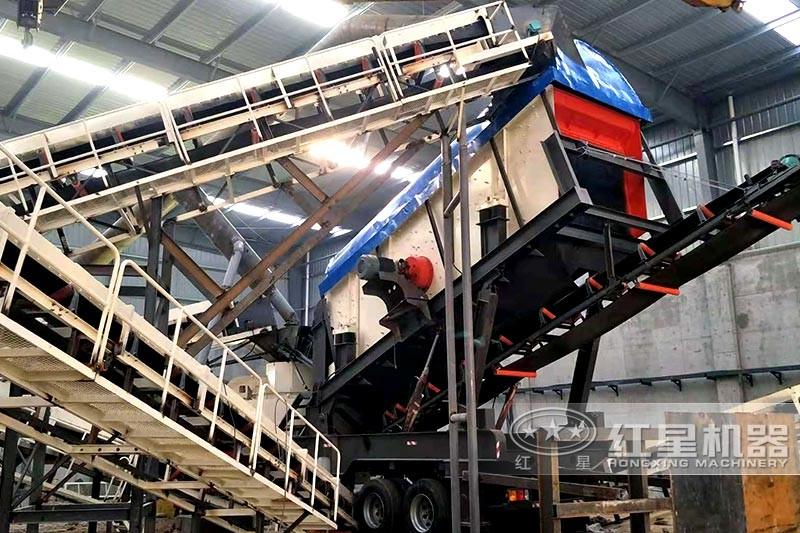 大型鵝卵石流動(dòng)制砂機(jī)現(xiàn)場 大型鵝卵石流動(dòng)制砂機(jī)現(xiàn)場