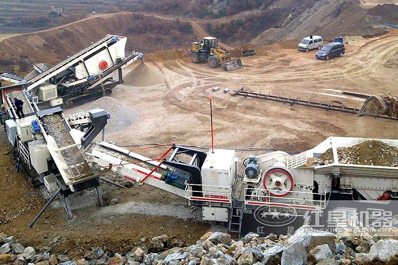 大型車載破碎機現(xiàn)場 大型車載破碎機現(xiàn)場