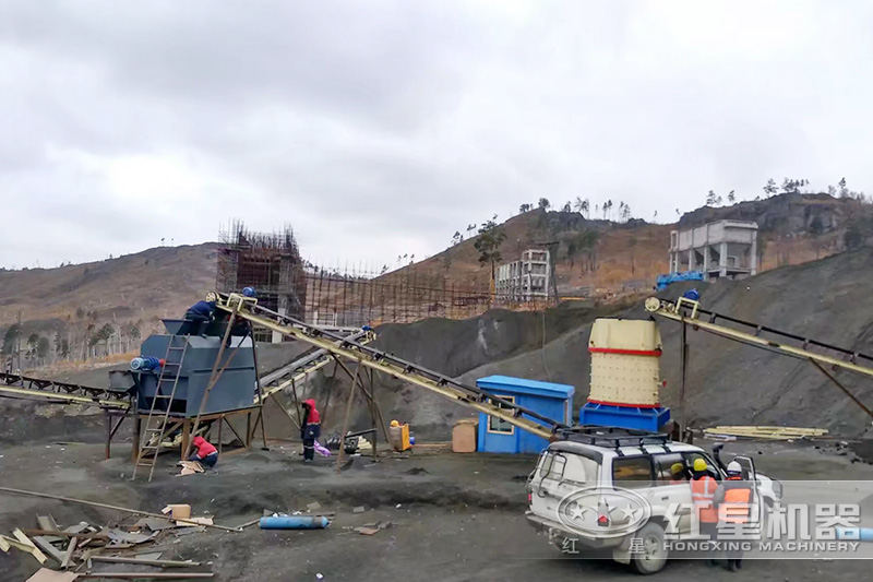 小型立式復(fù)合破作業(yè)現(xiàn)場 小型立式復(fù)合破作業(yè)現(xiàn)場