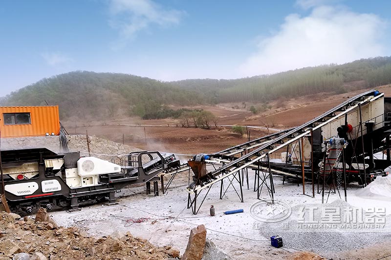 采石場破碎機(jī)生產(chǎn)現(xiàn)場 采石場破碎機(jī)生產(chǎn)現(xiàn)場