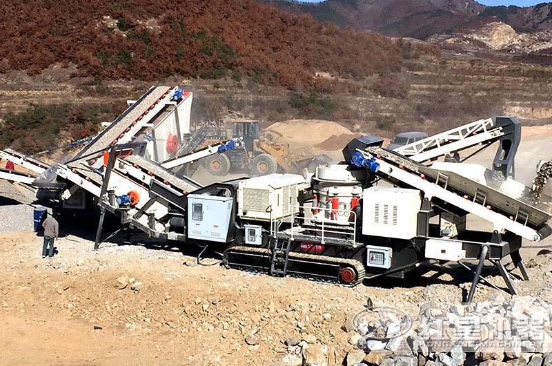 小型移動制砂機(jī)多機(jī)作業(yè)現(xiàn)場 小型移動制砂機(jī)多機(jī)作業(yè)現(xiàn)場